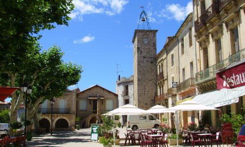 Place à Saint Jean de Fos ville connue pour ses poteries